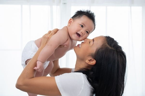 bà mẹ sau sinh có thể sử dụng cao gừng tan mỡ bụng